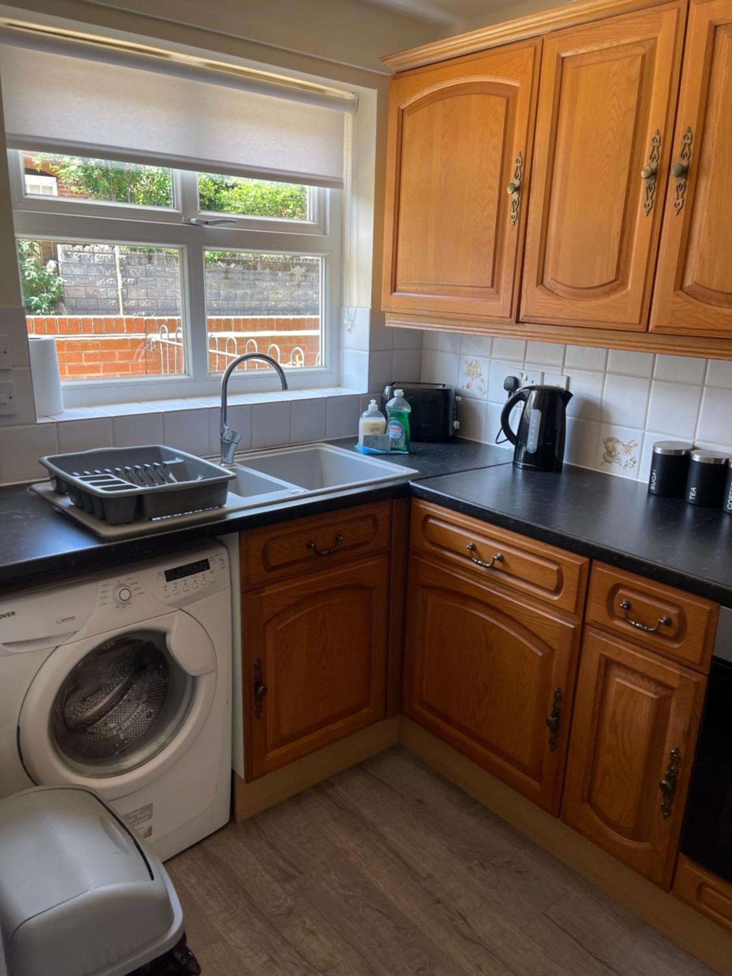 House Number 4 Sleeps Up To 4 With Smart Tvs In Every Room Wellington  Exteriér fotografie